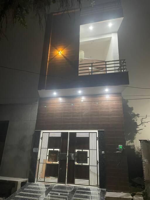 Rukmani Villas Group Of Rukmani Home Stay ماثورا المظهر الخارجي الصورة